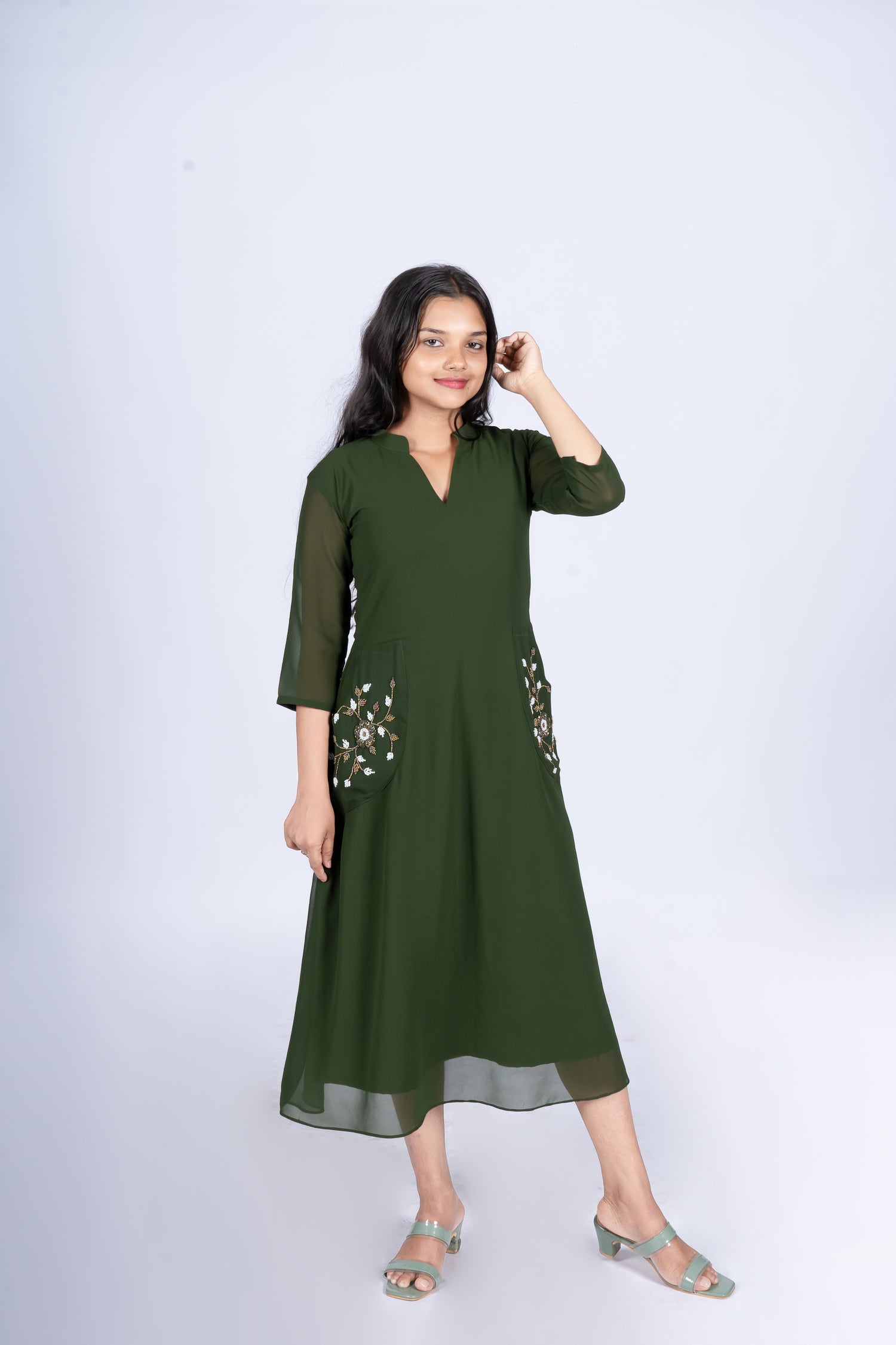 25 Types Of Kurtis For Various Body Types & Products To Buy | LBB